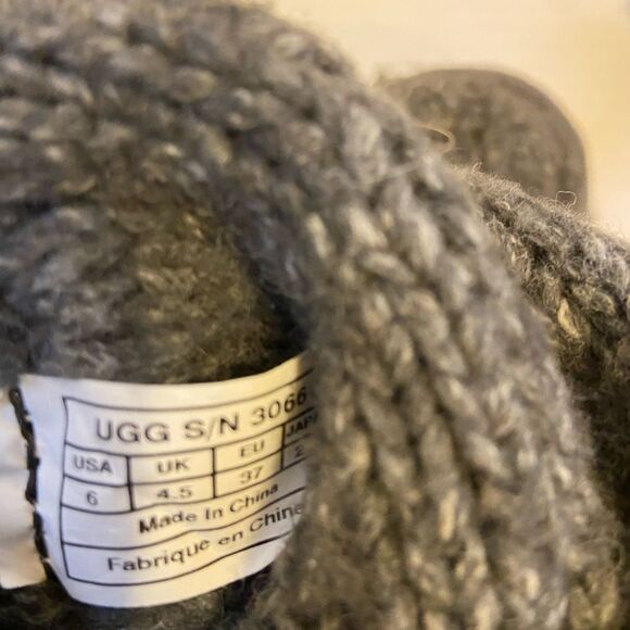 Ugg gray cardy knit boots gray size 6 - Picture 9 of 9